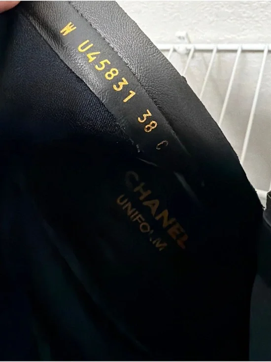 Black Leather Ankle Boots with Side Zip - Designer Logo Cap Toe Chanel uniform - Picture 3 of 4